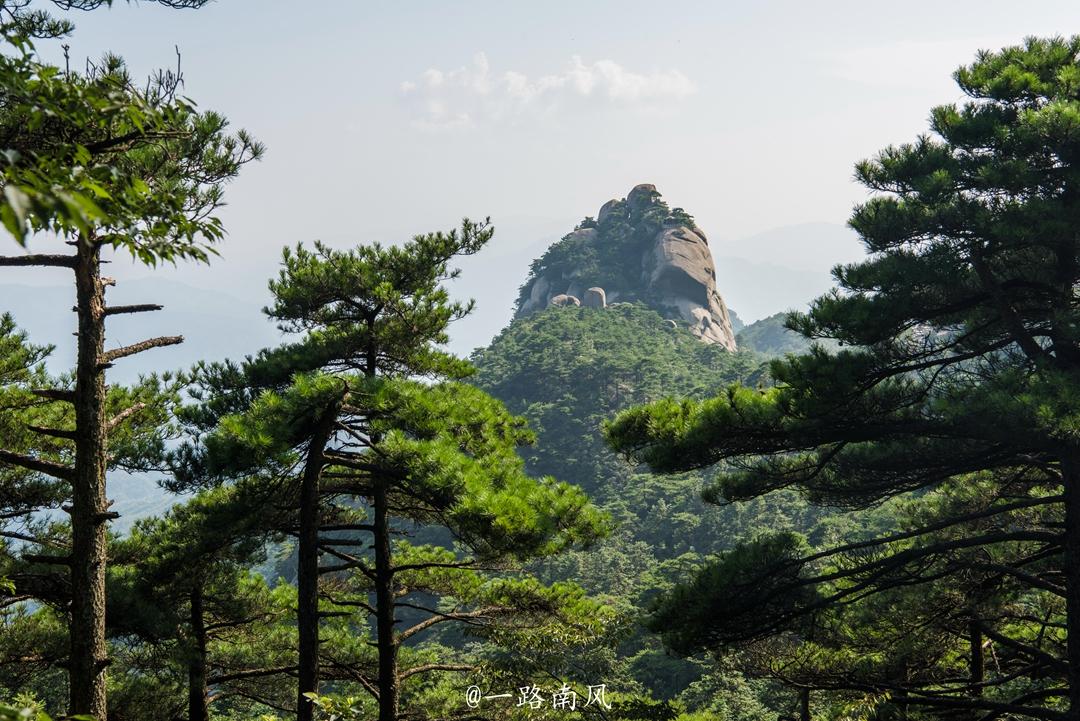 “半岛官方下载入口”安徽旧省会有座低调名山，风景如画不输黄山，古代曾是五岳之一！(图5)