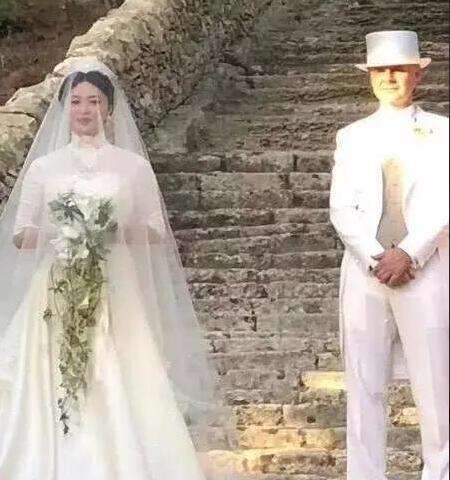 男士穿公主婚纱裙_公主裙简笔画婚纱(3)