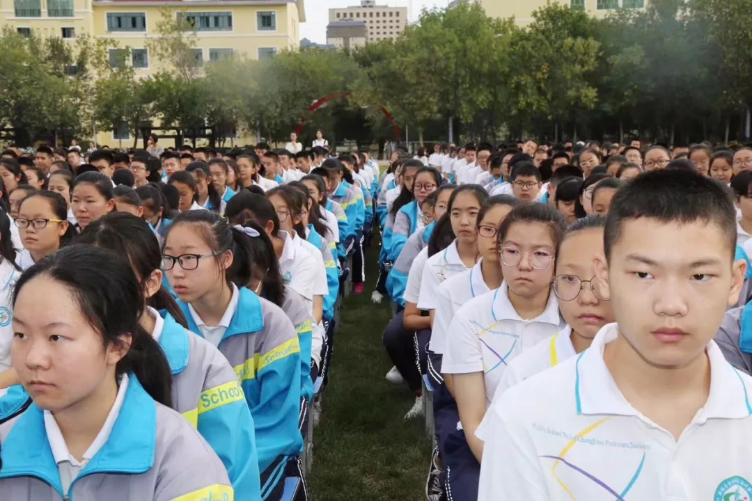 《生命·力量》走进昌吉州第一中学