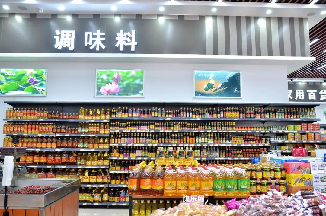 这个超市试业, 凭啥让半边城区的贵港人都涌向了丽江街