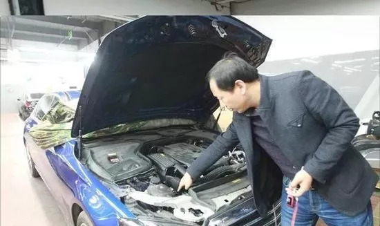 郑州汇升奔驰4s店维修做手脚 拿“三无产品”发动机中缸忽悠车主