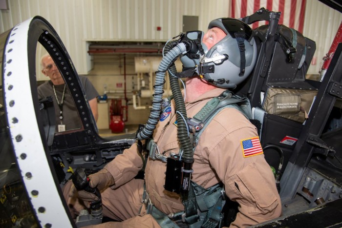 为解决缺氧问题 NASA将对美国战斗机飞行员展开研究