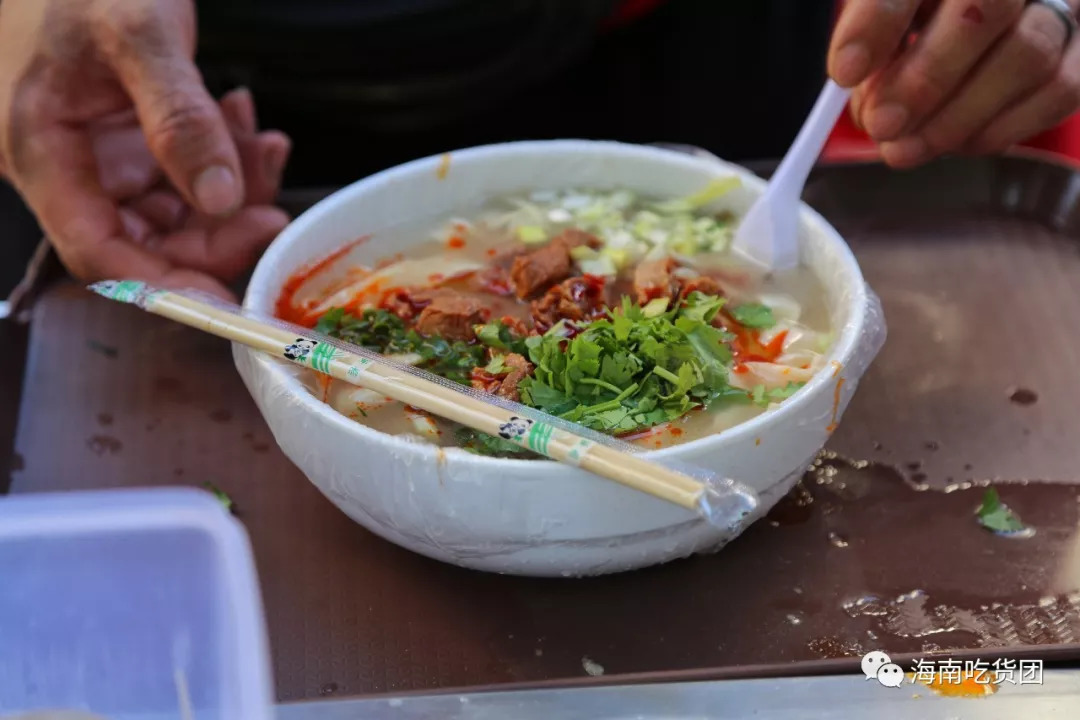 多少人放肆长肉的夜晚,留在了海大北门小吃街?