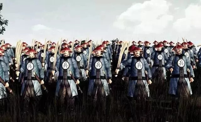 为何清朝士兵胸前有的有个"勇"字,和有"兵"字的,谁更厉害?