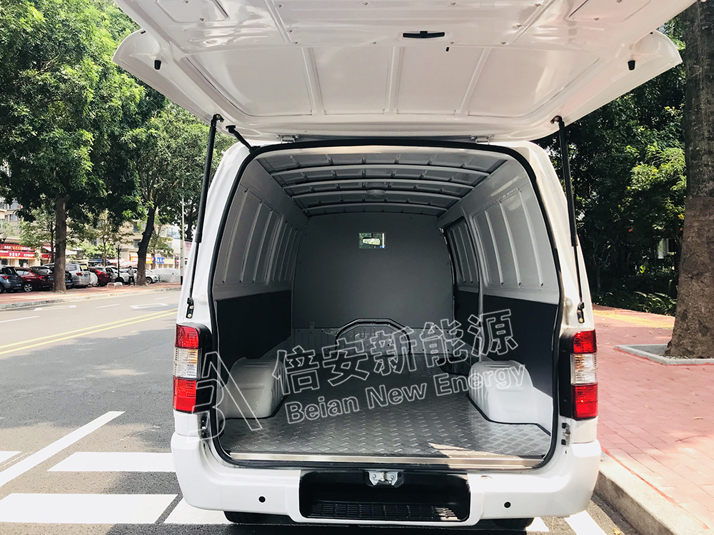 新能源南京金龙开沃d10中型面包车