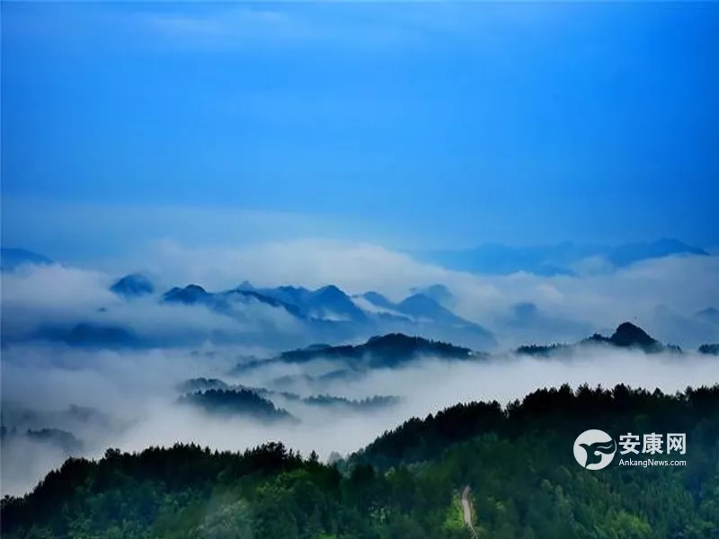 安康 女娲山云海 一次心灵的旅行(组图)