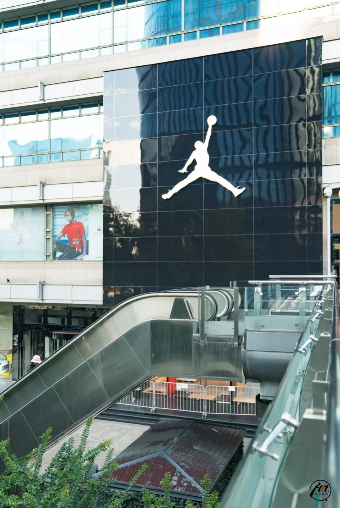 浙江首家air jordan旗舰店明天亮相武林银泰!