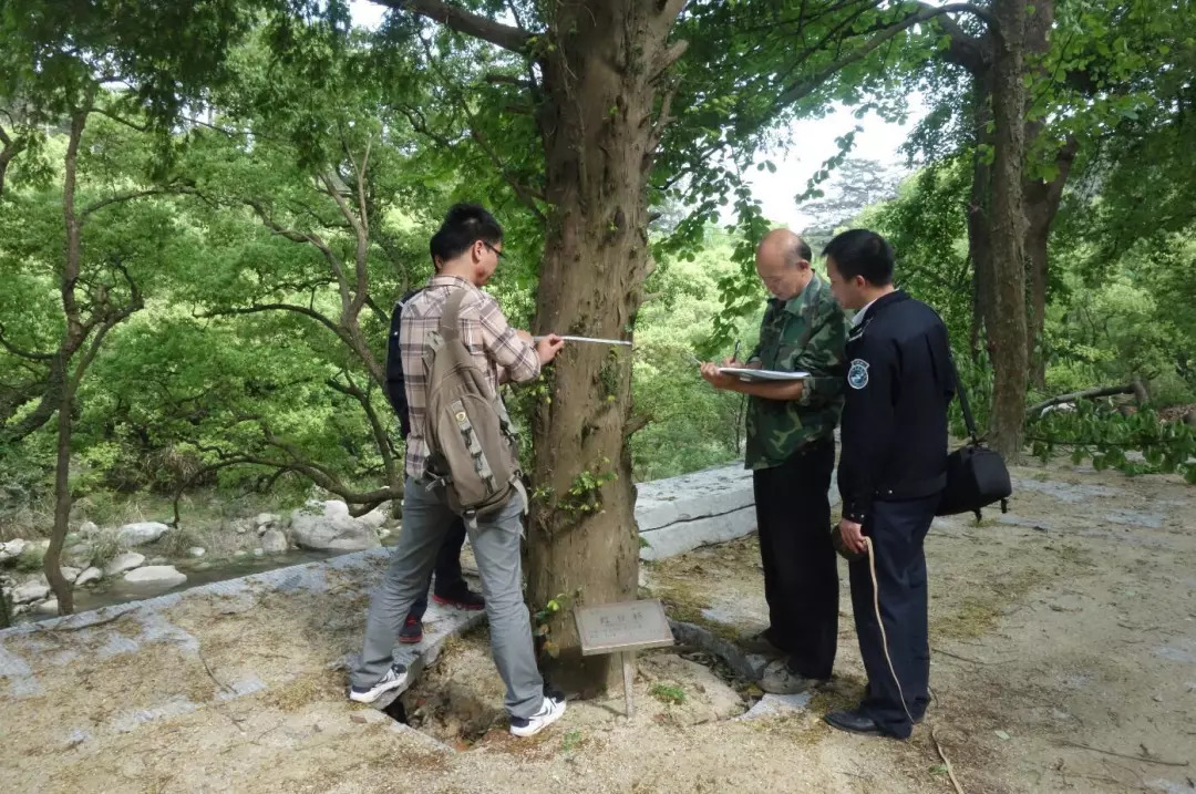 刚开始工作的时候,谭策铭就利用到外面进行资源调查