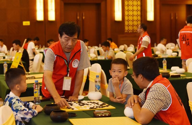 棋艺出少年2018明月山杯少儿围棋赛315位小棋手同场竞技