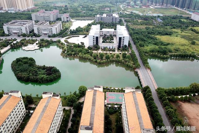 南岳学院等系(院)外,衡阳师范学院本部整体搬迁至新校区