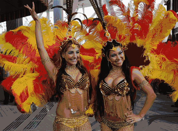 还有火辣辣的 桑巴舞让你感受到到巴西狂欢节的激情