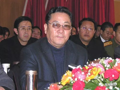 法院审理查明,2007年至2014年,退休后的赵少麟在充任其子赵晋实际控制