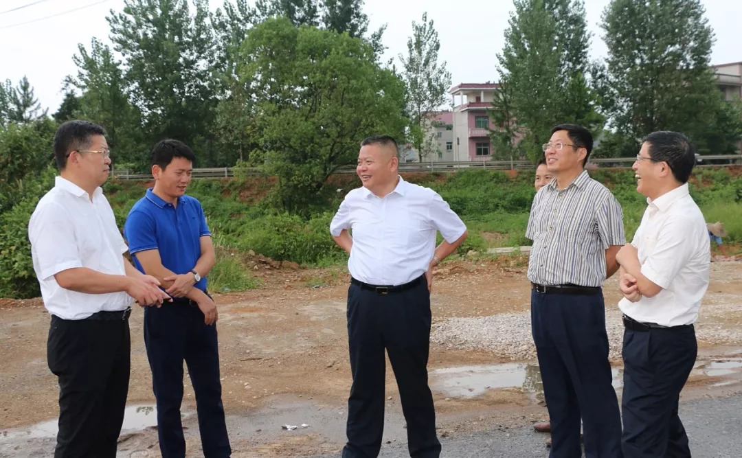 乐平市四套班子主要领导组团调研就拟建重点交通项目进行实地考察