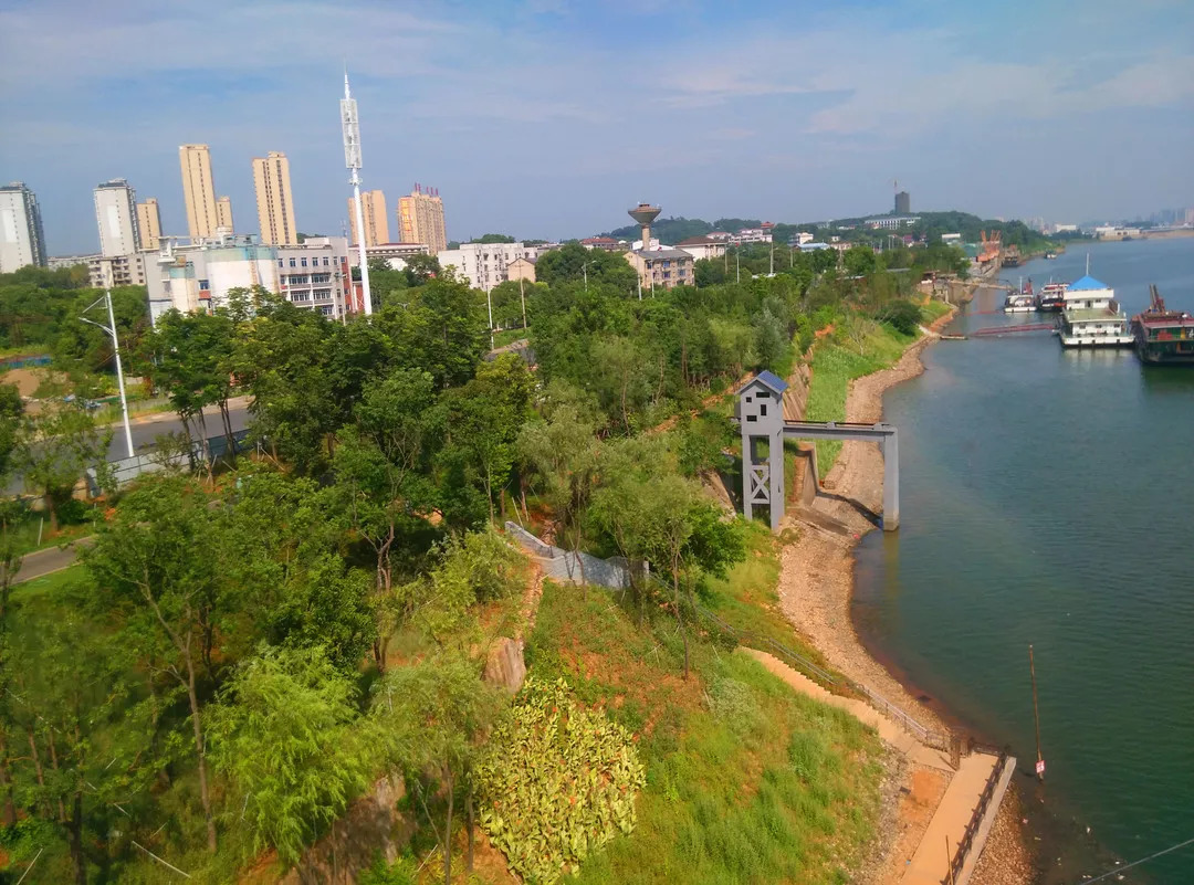 中原区域市场沅江风光带景观效果初显