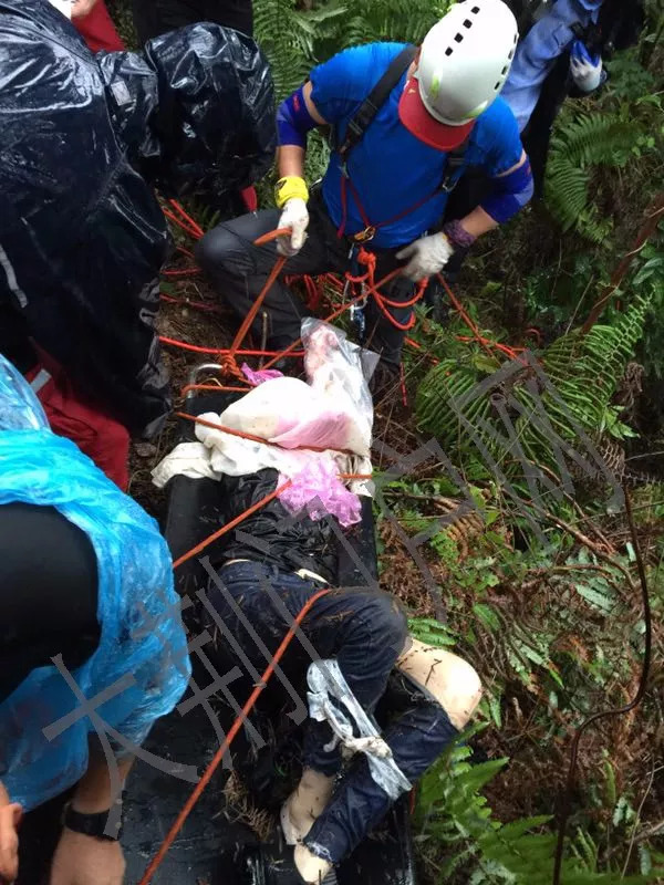 滴滴又出事20岁女孩打车惨遭强奸弃尸山野现场图片曝光