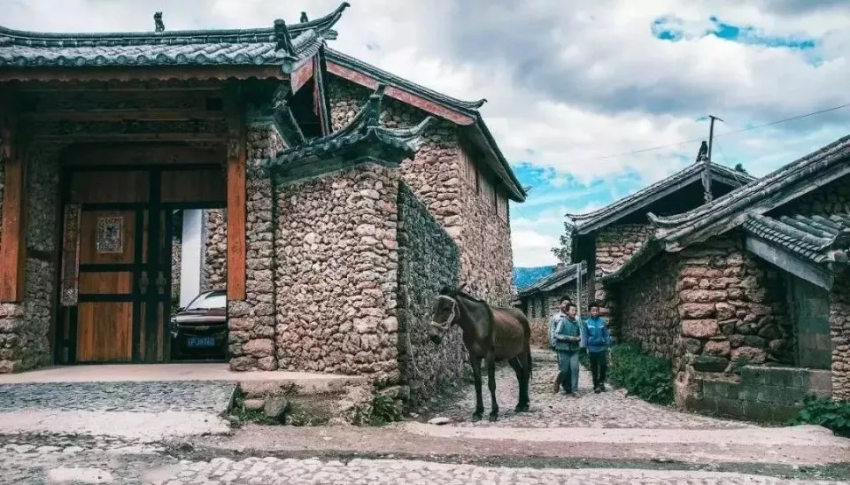 云南人口超十万的镇_中国人口最多的十个镇,第一名超过了120万人,是你的家乡(3)