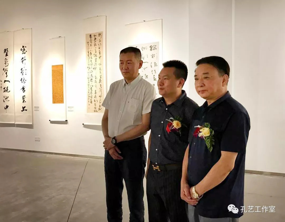 现场纪实"墨舞峡江—魏启荣重庆书法展"在重庆长江当代美术馆隆重