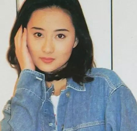 她才是欽定小燕子，19歲憑戲爆紅，被封最美瓊瑤女郎，如今43歲越活越少女！ 時尚 第35張