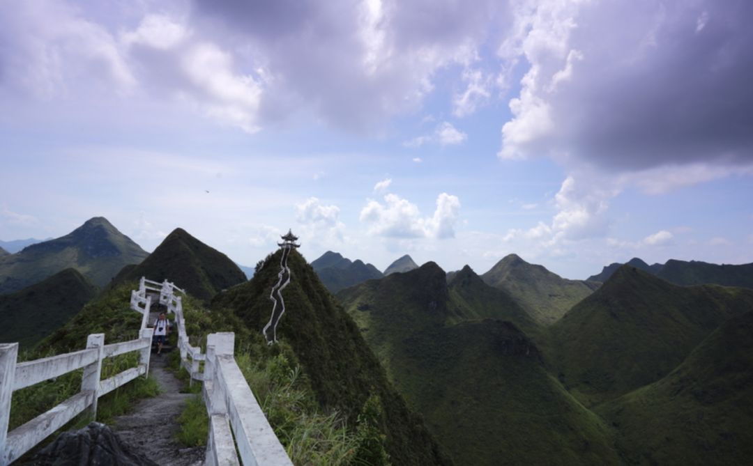 千山万什么成语_万水千山图片