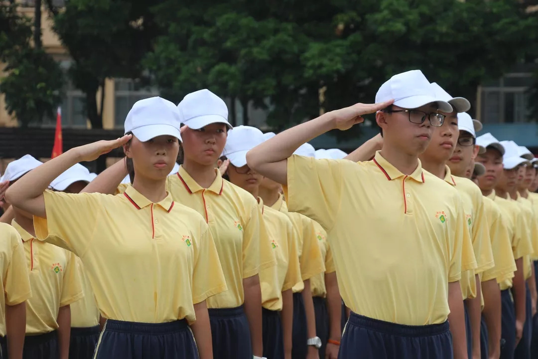 追梦向阳,矢志国防——三鑫2018级初一军训特辑_初中生