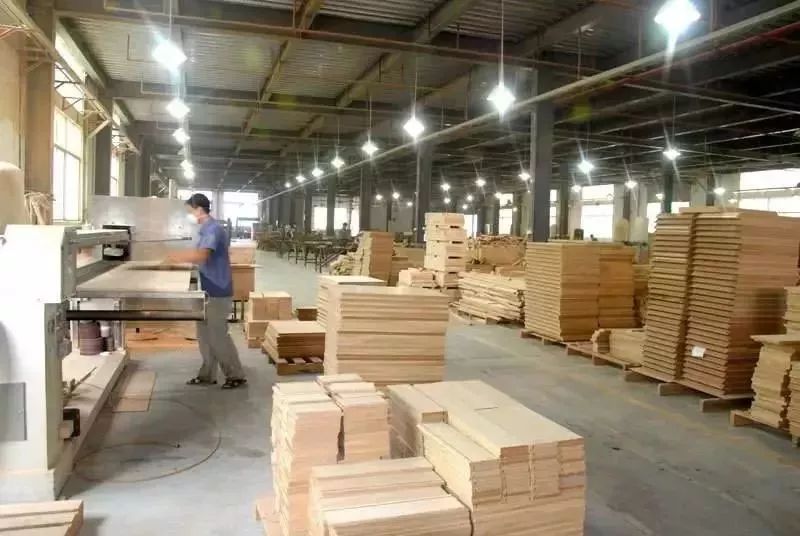 一吨木头到底能做多少衣柜详解实木衣柜的生产流程
