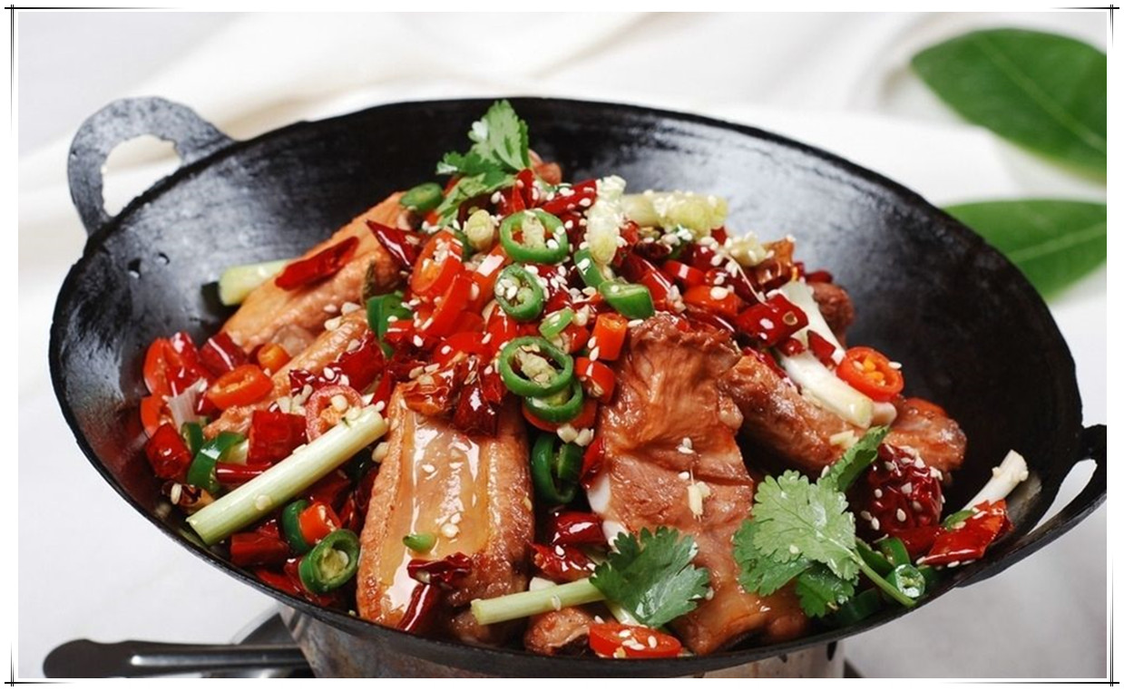 干锅菜好吃的关键是干锅辣油,干锅酱,饭店是怎么做干锅菜的呢!