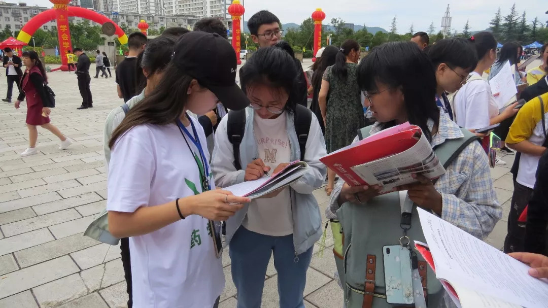 新生人口每天_每天进步一点点图片