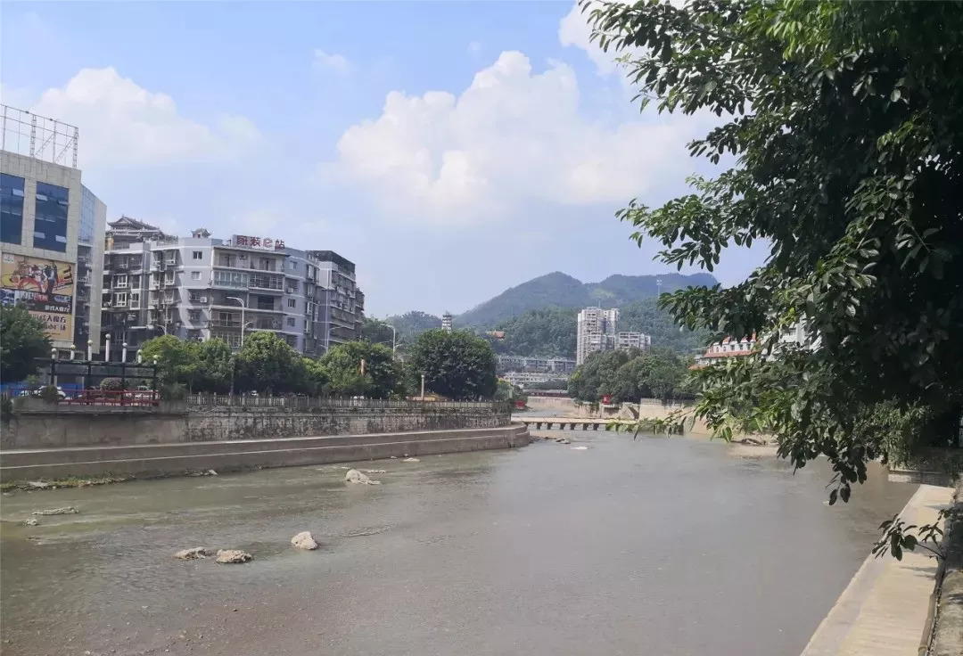 筠连县有多少人口_这一群筠连人竟然用这种方式来过夏天,看起来真的太爽啦(2)