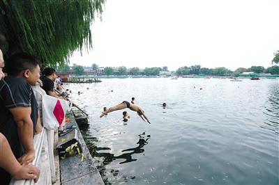 野泳:北京夏天的困惑