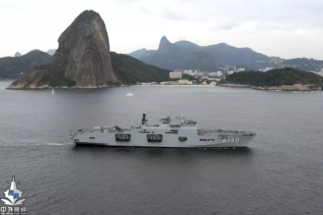 巴西海军"大西洋"号直升机母舰归国