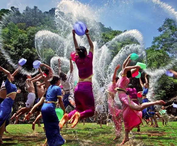 影响面最大的节日——傣族泼水节