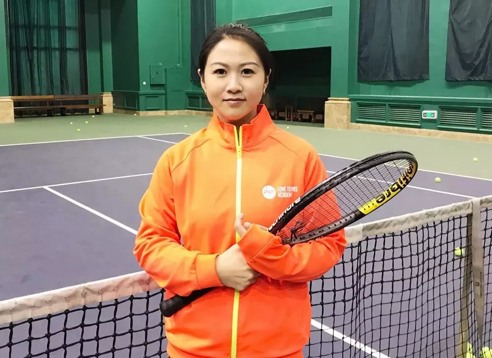 上海总决赛团体冠军; 教学经验:获得itf2级教练员证书,拥有14年网球