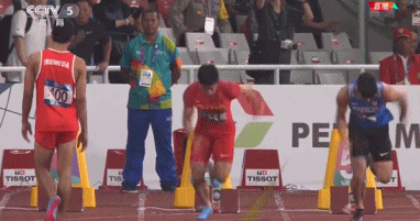 苏炳添9秒92破亚运纪录首夺百米金牌 中国男飞人8年后