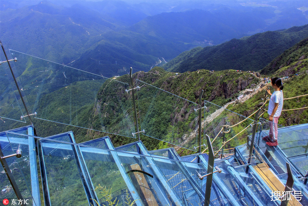 就位于素有"岭南第一险峰"与"南粤小华山"之称的广东清远连山金子山