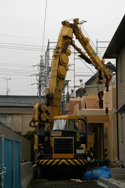 花样百出,那些出现在日本街头的吊车!当吊车邂逅动漫王国