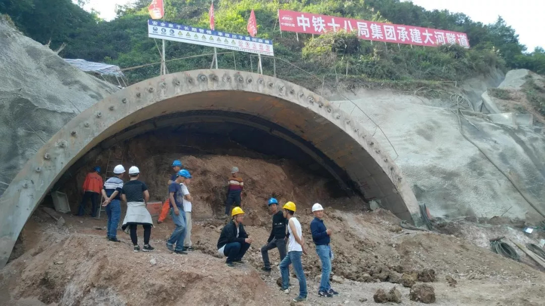 快讯| 昭泸高速大河隧道出口正式进洞施工