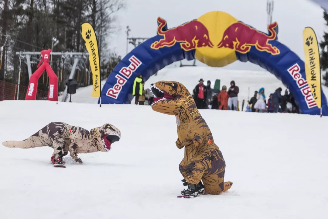 cosplay滑雪跳冰洞redbulljumpandfreeze就是要脑洞大开