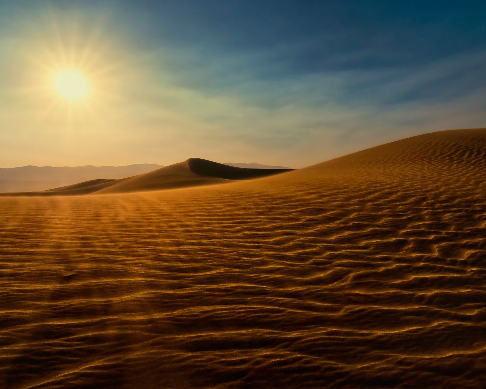 世界第二大流动性沙漠塔克拉玛干沙漠独特的沙漠景观