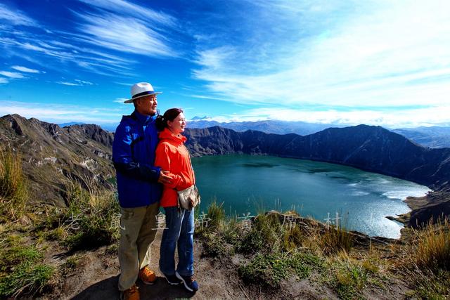 海拔4000米比長白山天池還美的火山湖，門票只要13塊，幾乎沒遊客 旅行 第1張