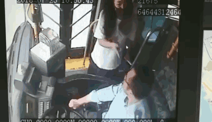 公交车司机频频被打,这是对一车人赤裸裸的谋杀!