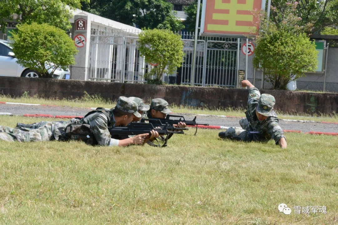 为期一个月的西藏军区2018年毕业学员岗前培训在陆军某训练基地如火如