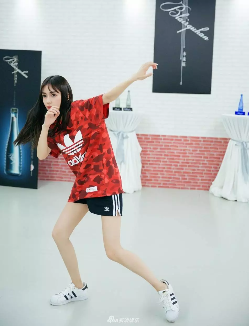 杨颖 adidas originals superstar