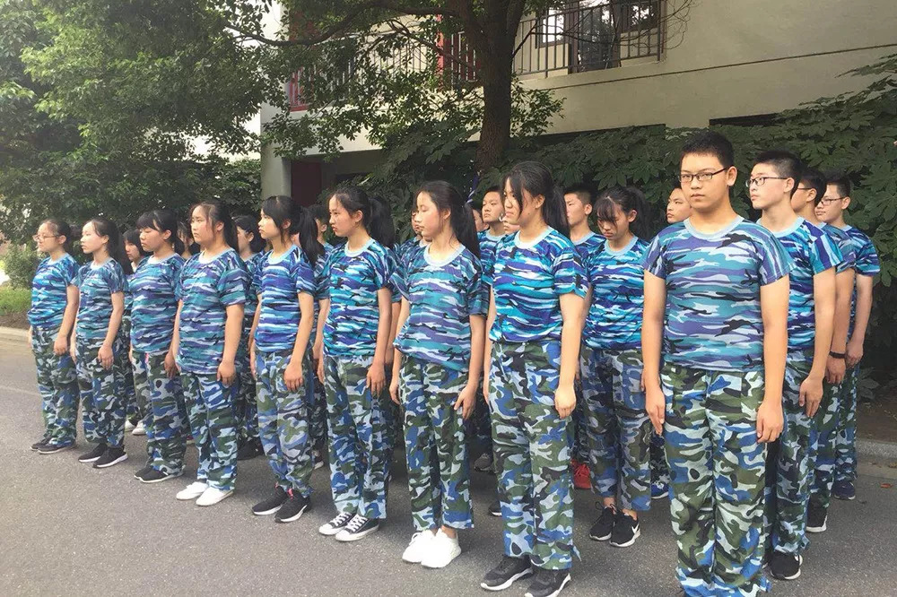 8月22日—24日, 仓桥学校六,九年级学生开启了为期 三天的军训生活.
