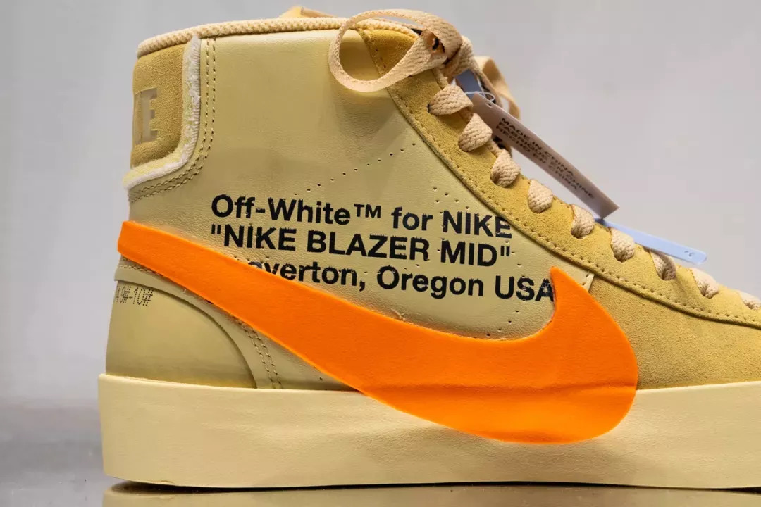 夹克 配色上采用了黑色 将在 8 月 31 日在官网上架 off-white x nike