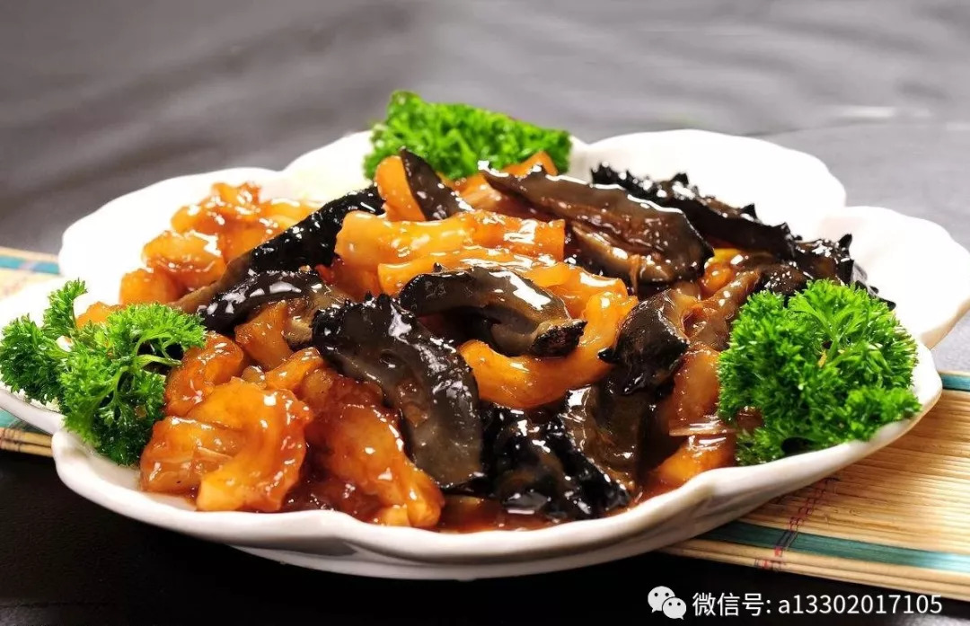 本月26日周日上午9点,在烘焙料理教室教授天津传统 菜品: 海参烧蹄筋