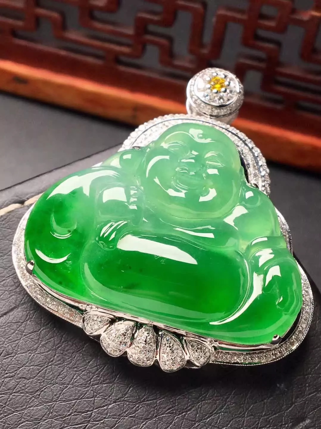 AN EXTREMELY RARE AND EXCEPTIONAL “IMPERIAL GREEN” JADEITE BEAD AND ...