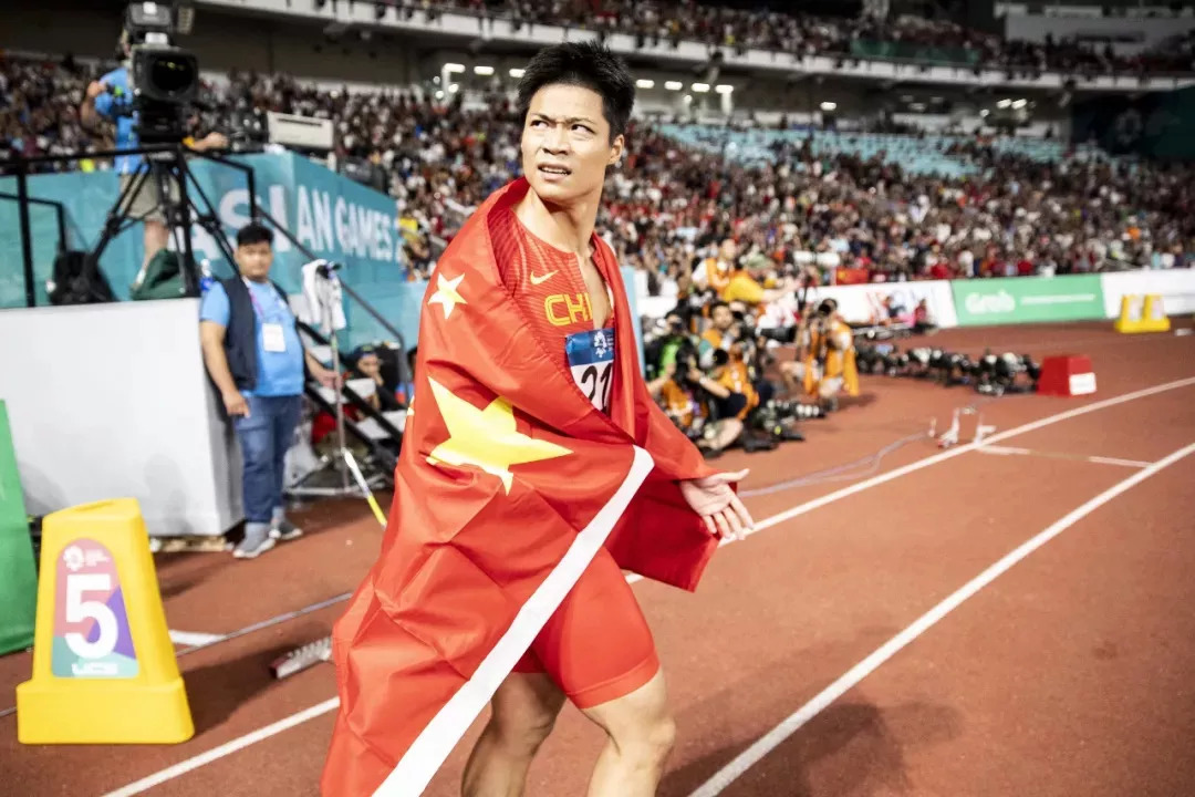 苏炳添9秒92破亚运纪录首夺百米金牌,堪称亚洲最快男飞人!