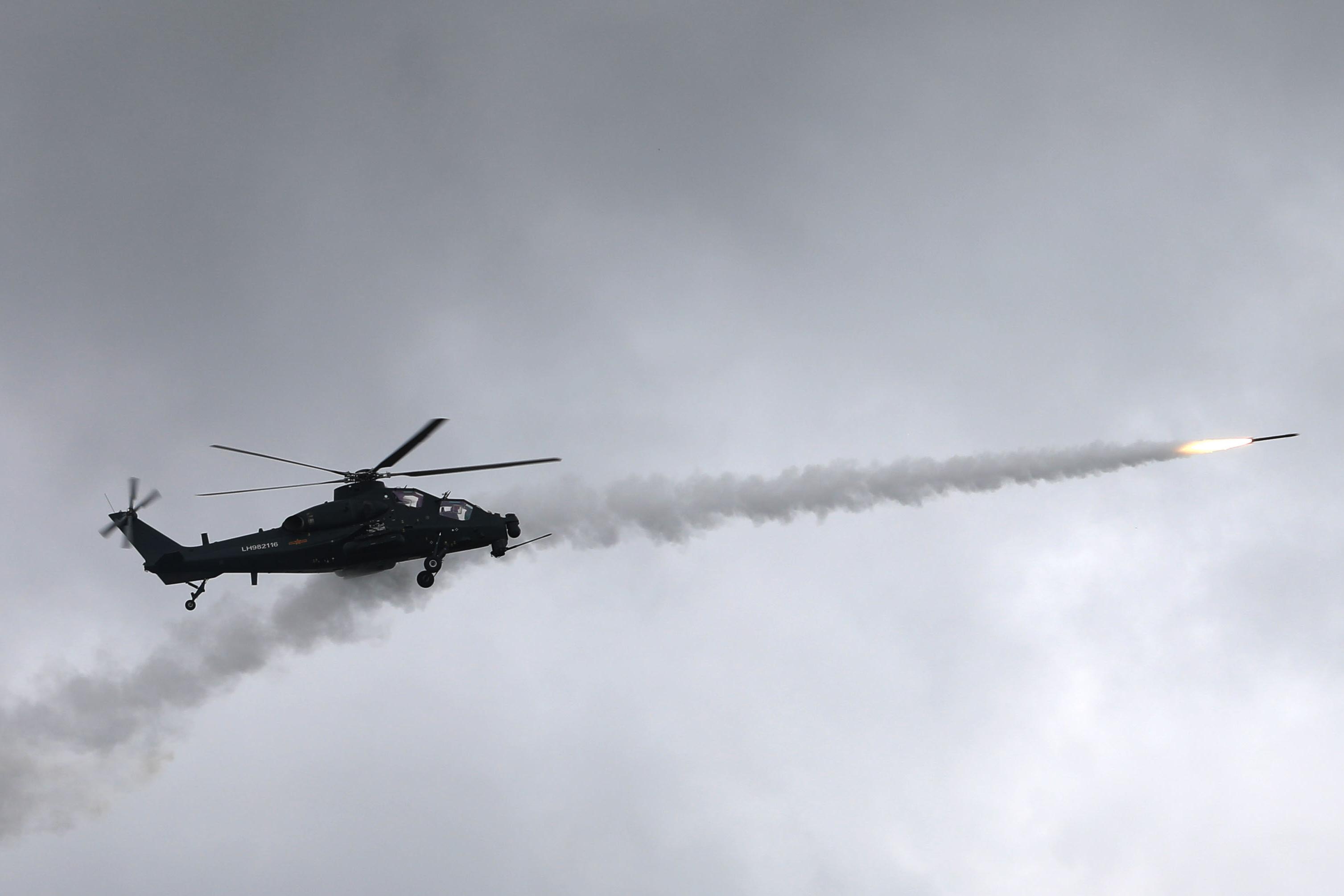 直升机打飞机:解放军武直发射空空导弹