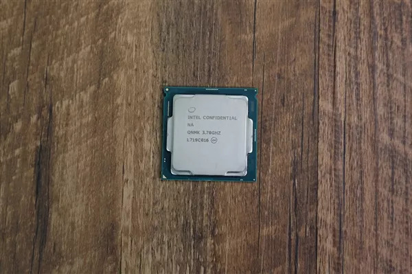 i7-9700k抢先开盖:这一良心升级等了7年