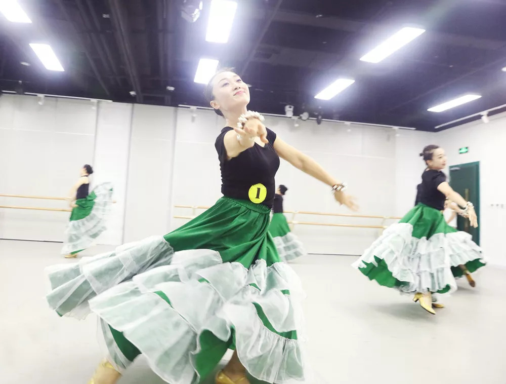表演级教材15级 哈萨克族舞蹈《心爱的布列孜克》